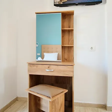 Escapes By The 公寓