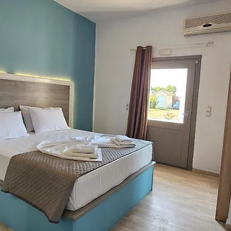 Escapes By The 公寓 *