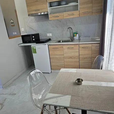 Escapes By The Apartament *